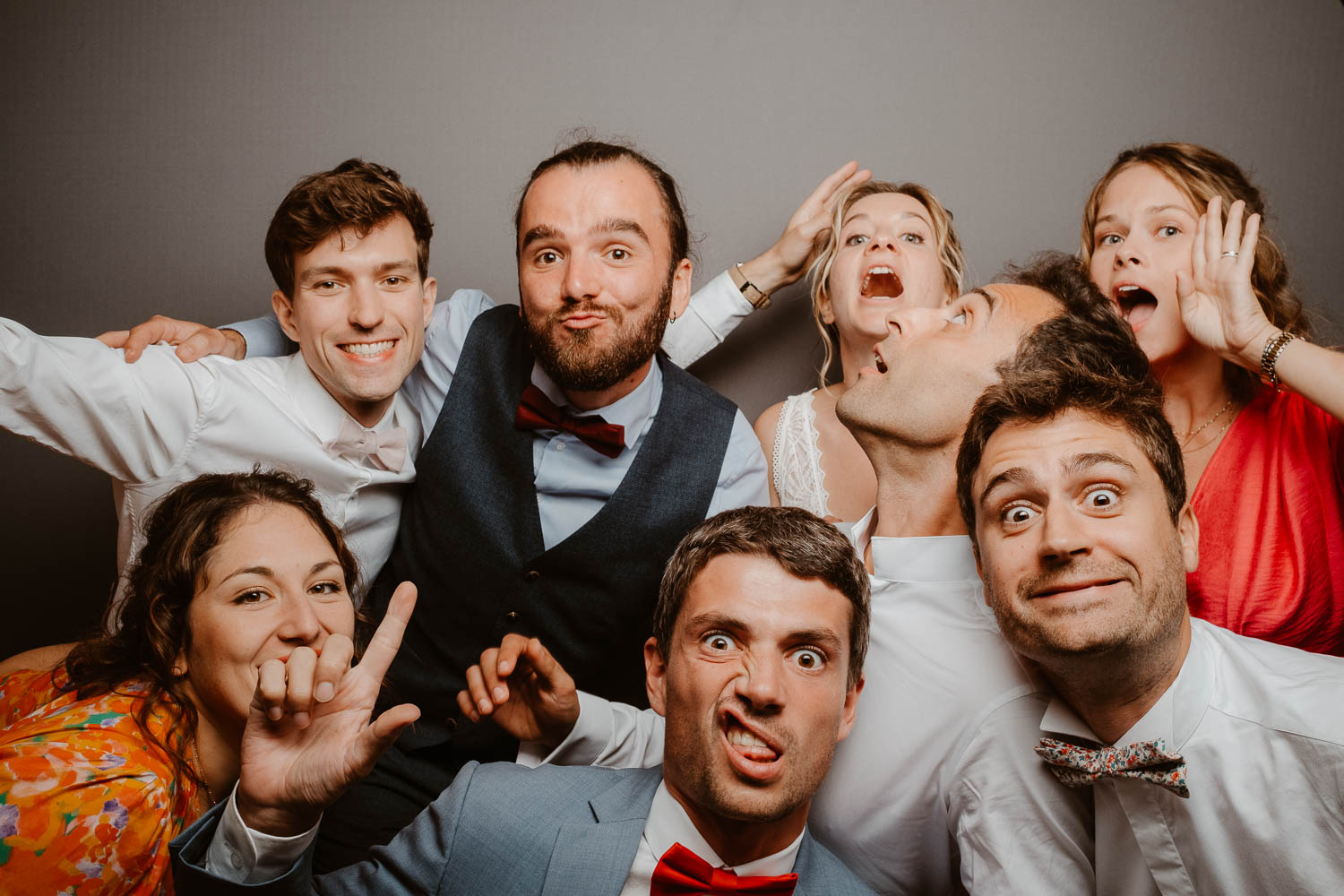 studio photo fun photomaton soirée mariage — Château de Théon à Cozes