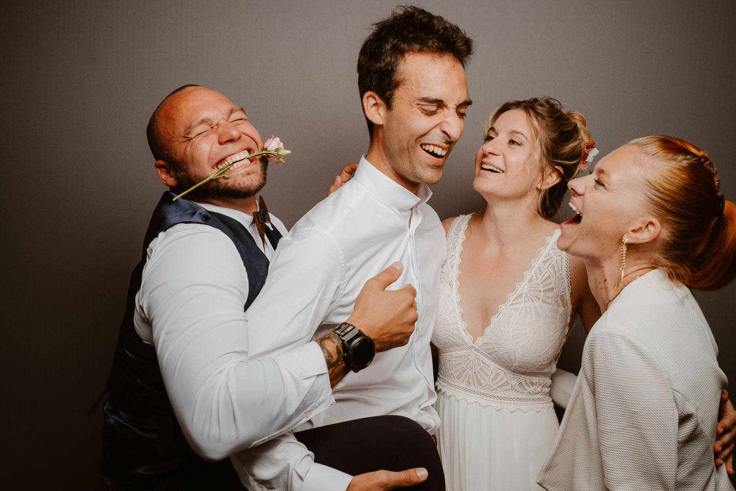 studio photo fun photomaton soirée mariage — Château de Théon à Cozes