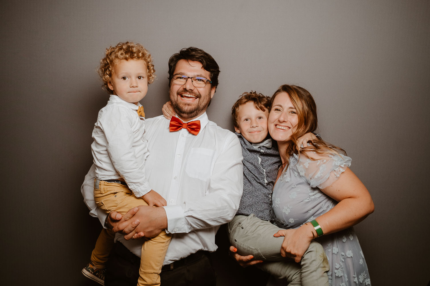 studio photo fun photomaton soirée mariage — Château de Théon à Cozes