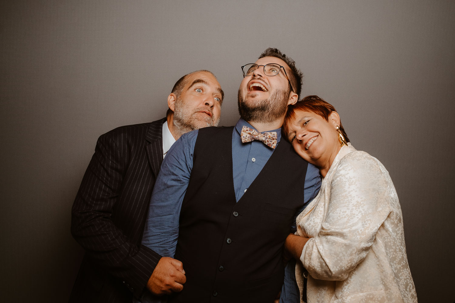 studio photo fun photomaton soirée mariage — Château de Théon à Cozes