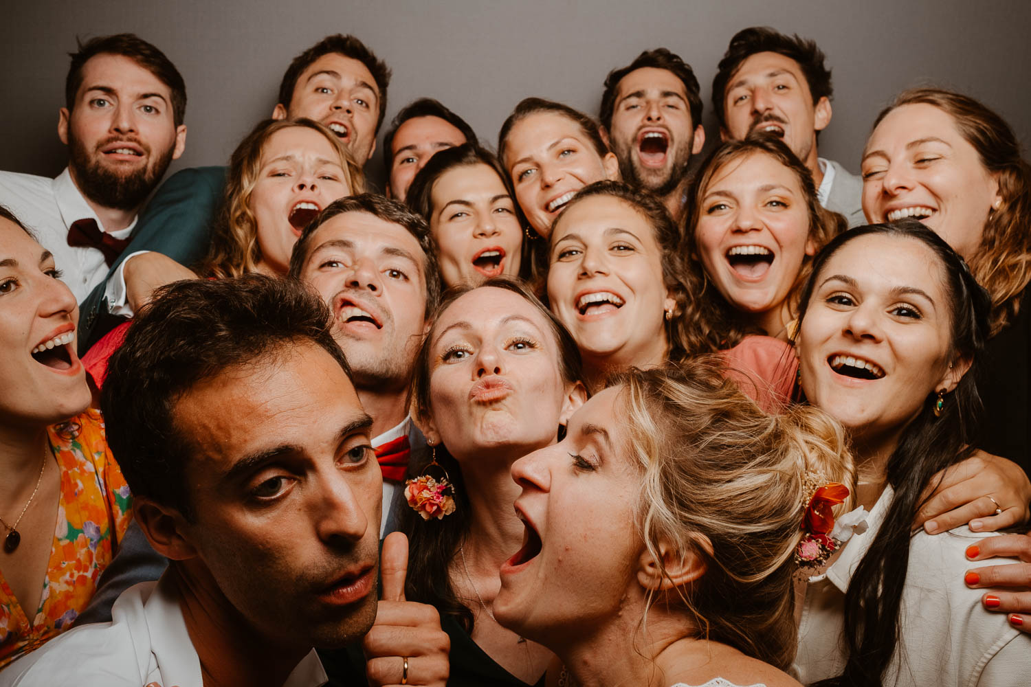 studio photo fun photomaton soirée mariage — Château de Théon à Cozes