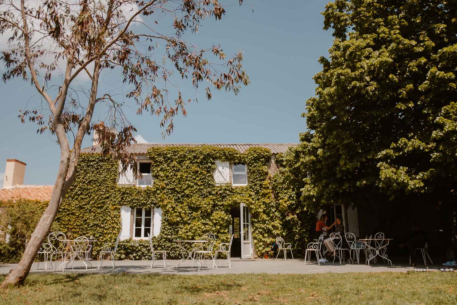 photographe mariage — reportage Domaine de la Moinardière à Le Bernard Vendée