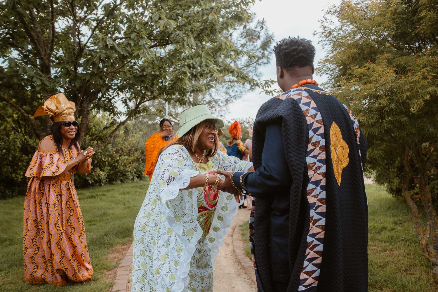 reportage photo mariage lifestyle cérémonie laïque — Domaine de la Moinardière à Le Bernard Vendée
