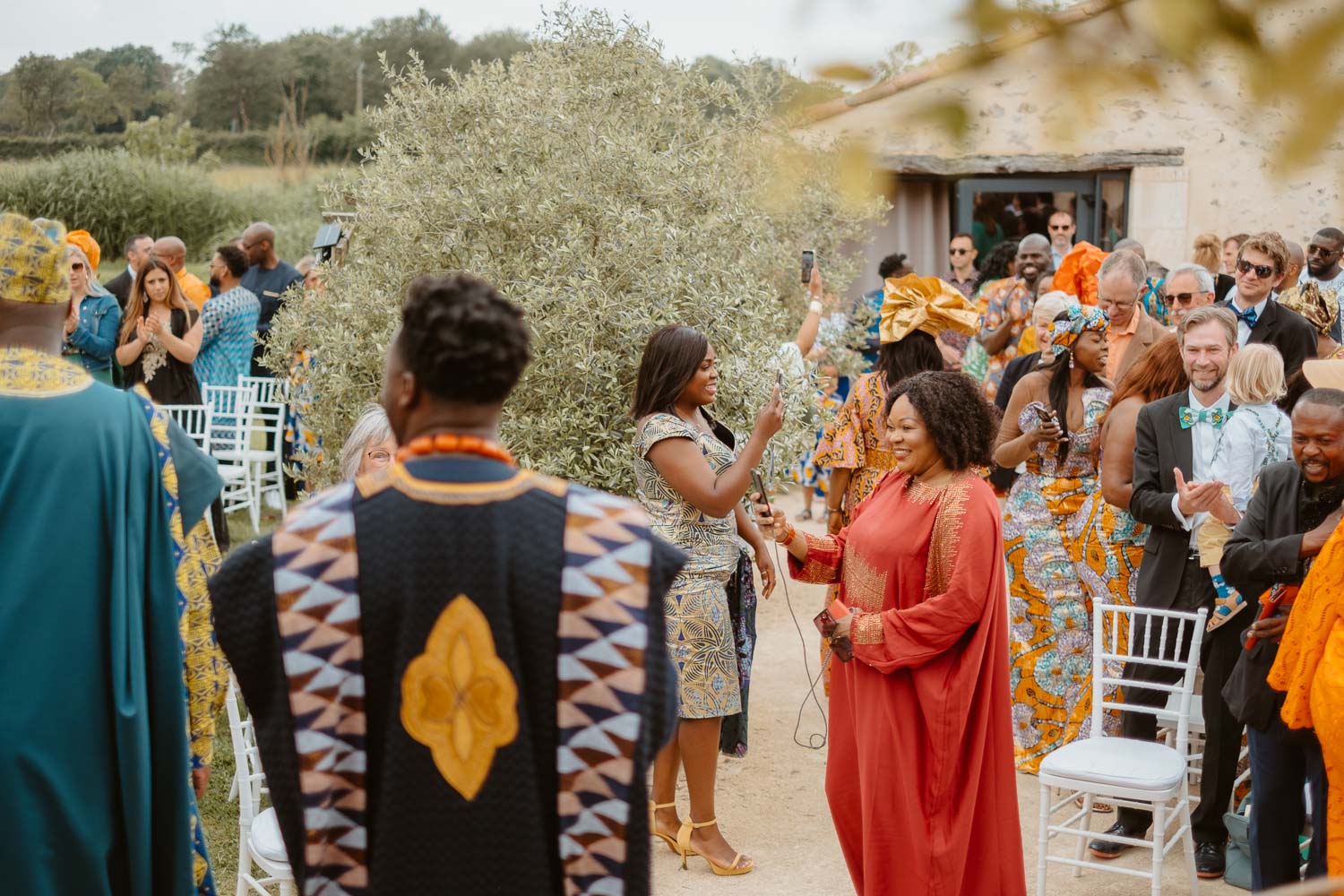 reportage photo mariage lifestyle cérémonie laïque — Domaine de la Moinardière à Le Bernard Vendée