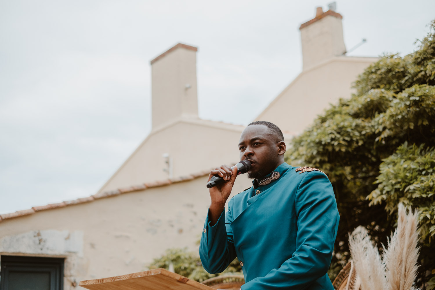 reportage photo mariage lifestyle cérémonie laïque — Domaine de la Moinardière à Le Bernard Vendée