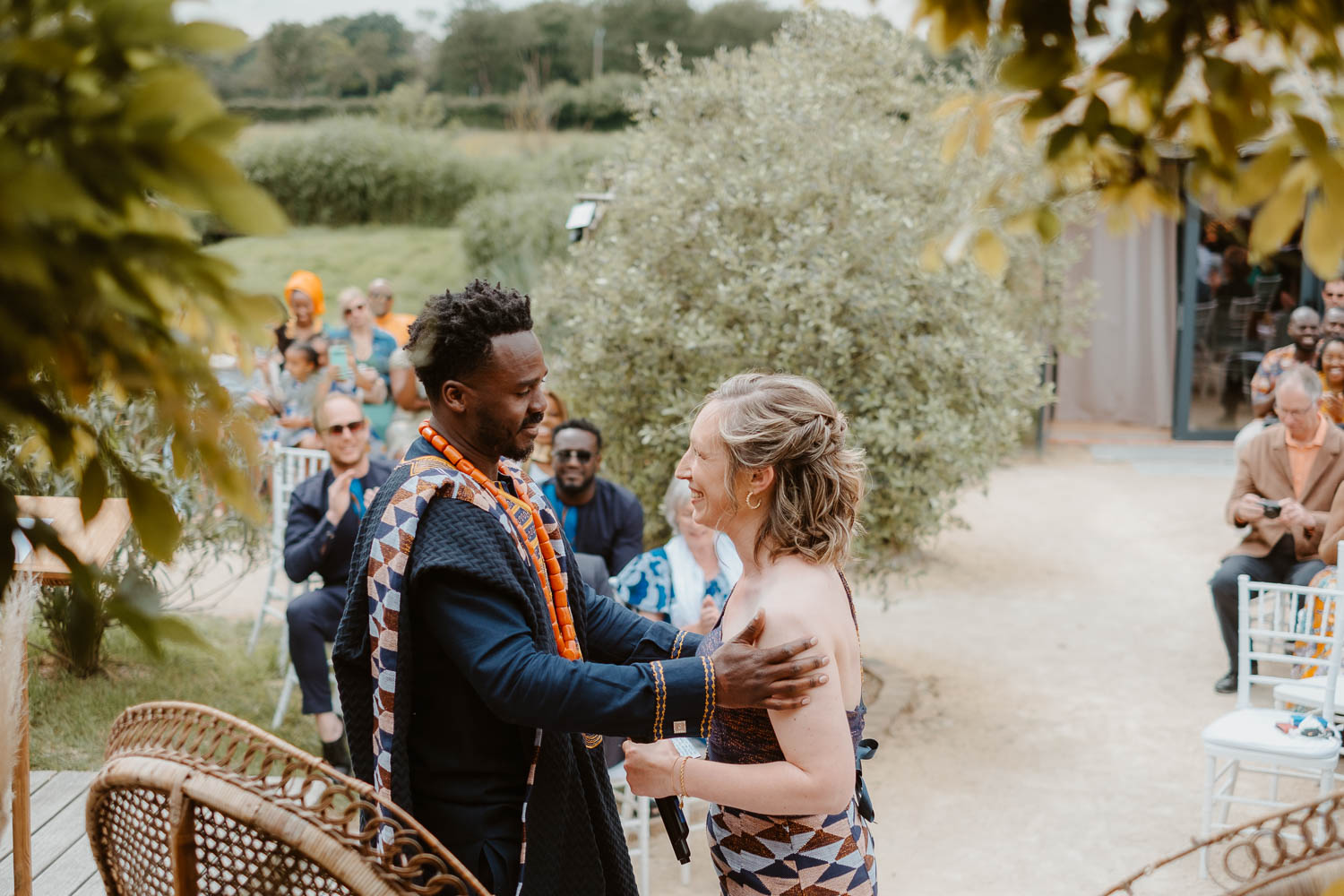 reportage photo mariage lifestyle cérémonie laïque — Domaine de la Moinardière à Le Bernard Vendée
