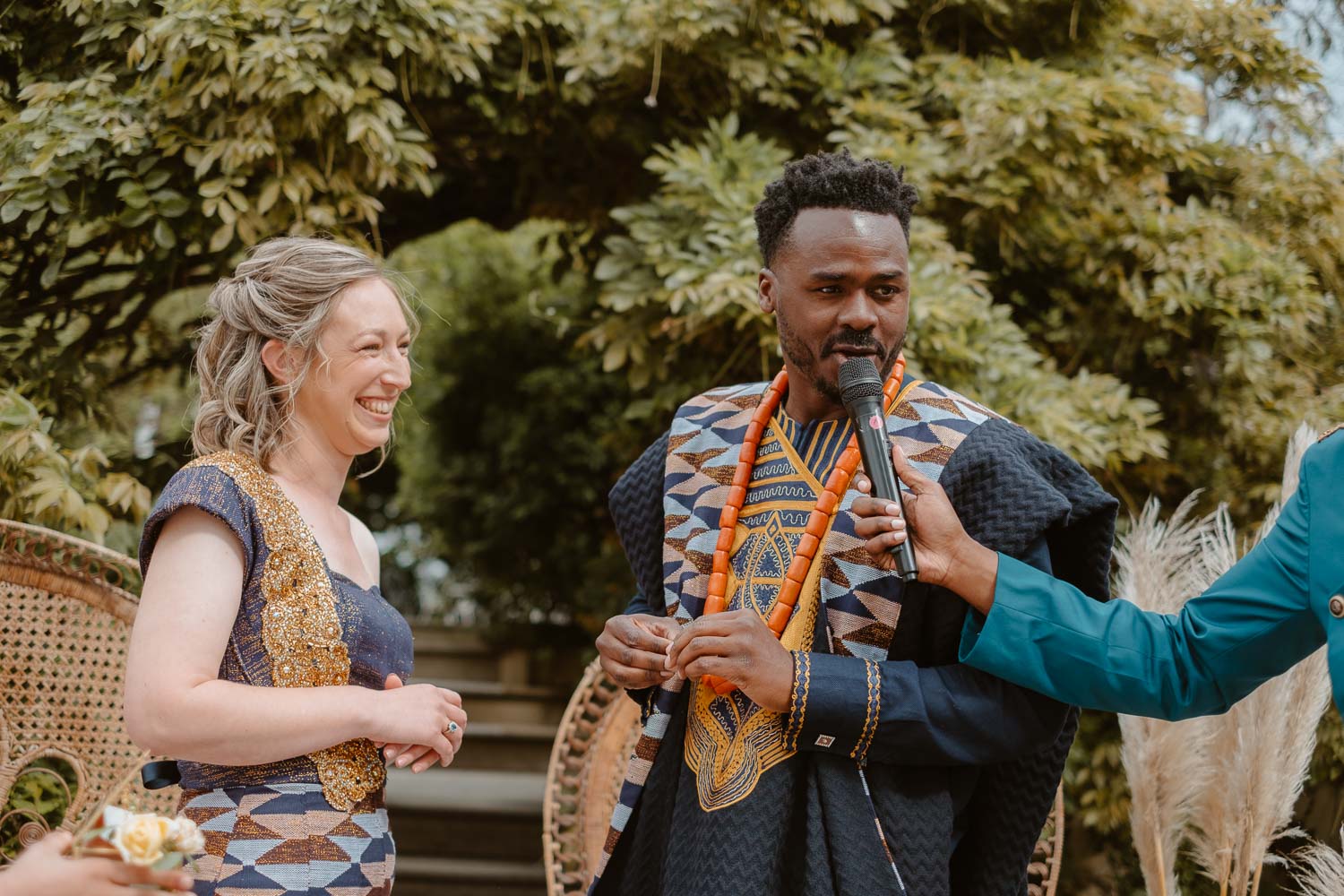 reportage photo mariage lifestyle cérémonie laïque — Domaine de la Moinardière à Le Bernard Vendée