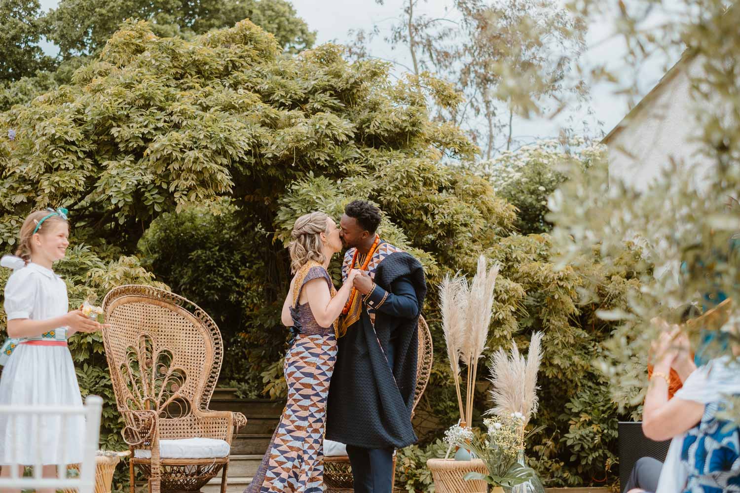 reportage photo mariage lifestyle cérémonie laïque — Domaine de la Moinardière à Le Bernard Vendée