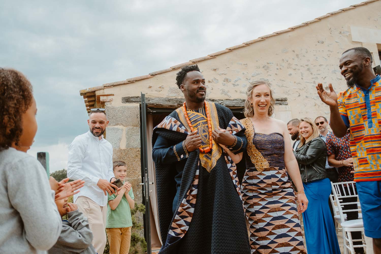 reportage photo mariage lifestyle cérémonie laïque — Domaine de la Moinardière à Le Bernard Vendée