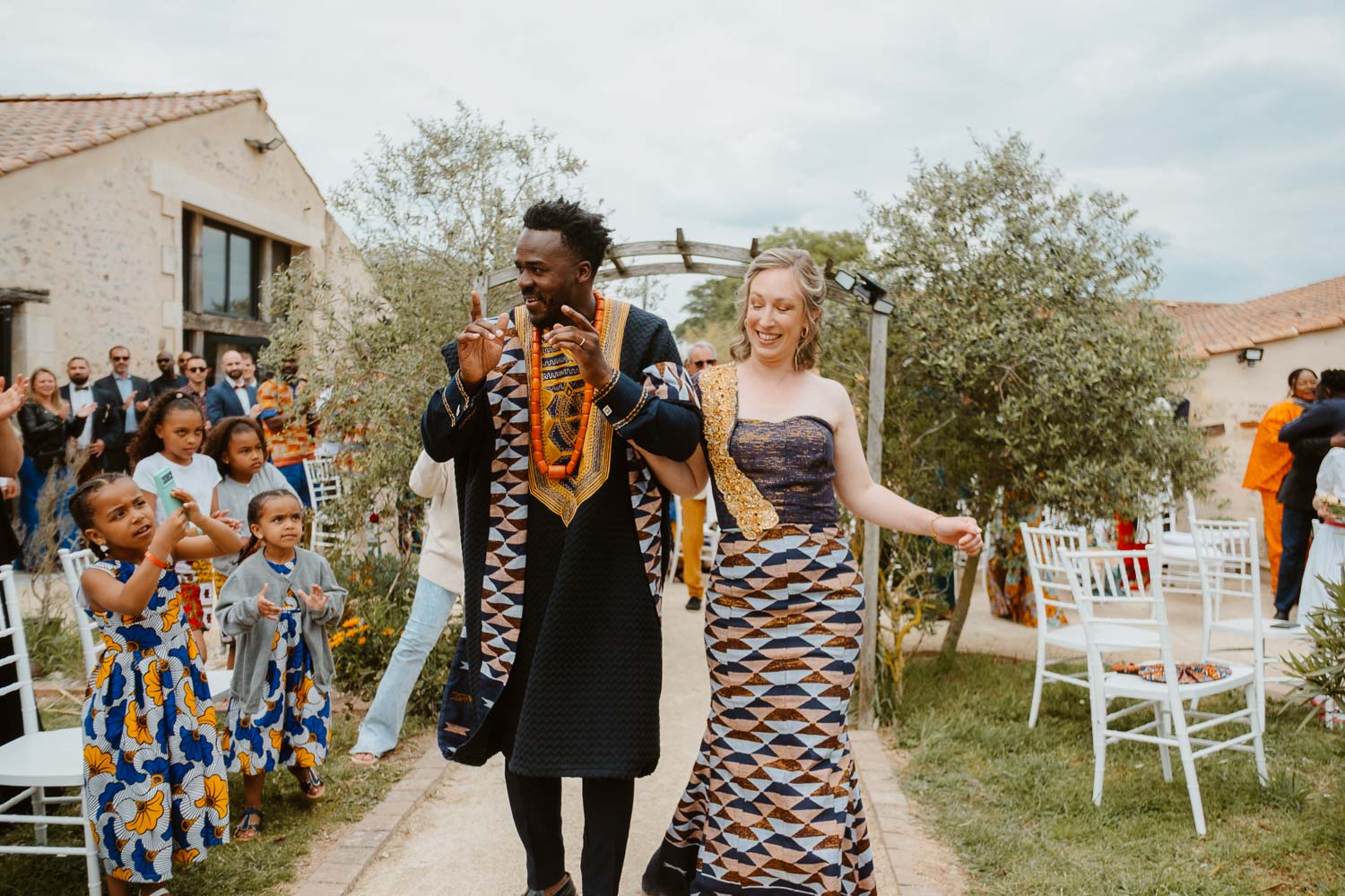 reportage photo mariage lifestyle cérémonie laïque — Domaine de la Moinardière à Le Bernard Vendée