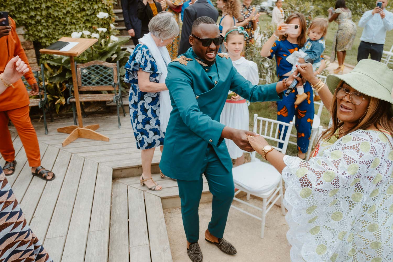 reportage photo mariage lifestyle cérémonie laïque — Domaine de la Moinardière à Le Bernard Vendée