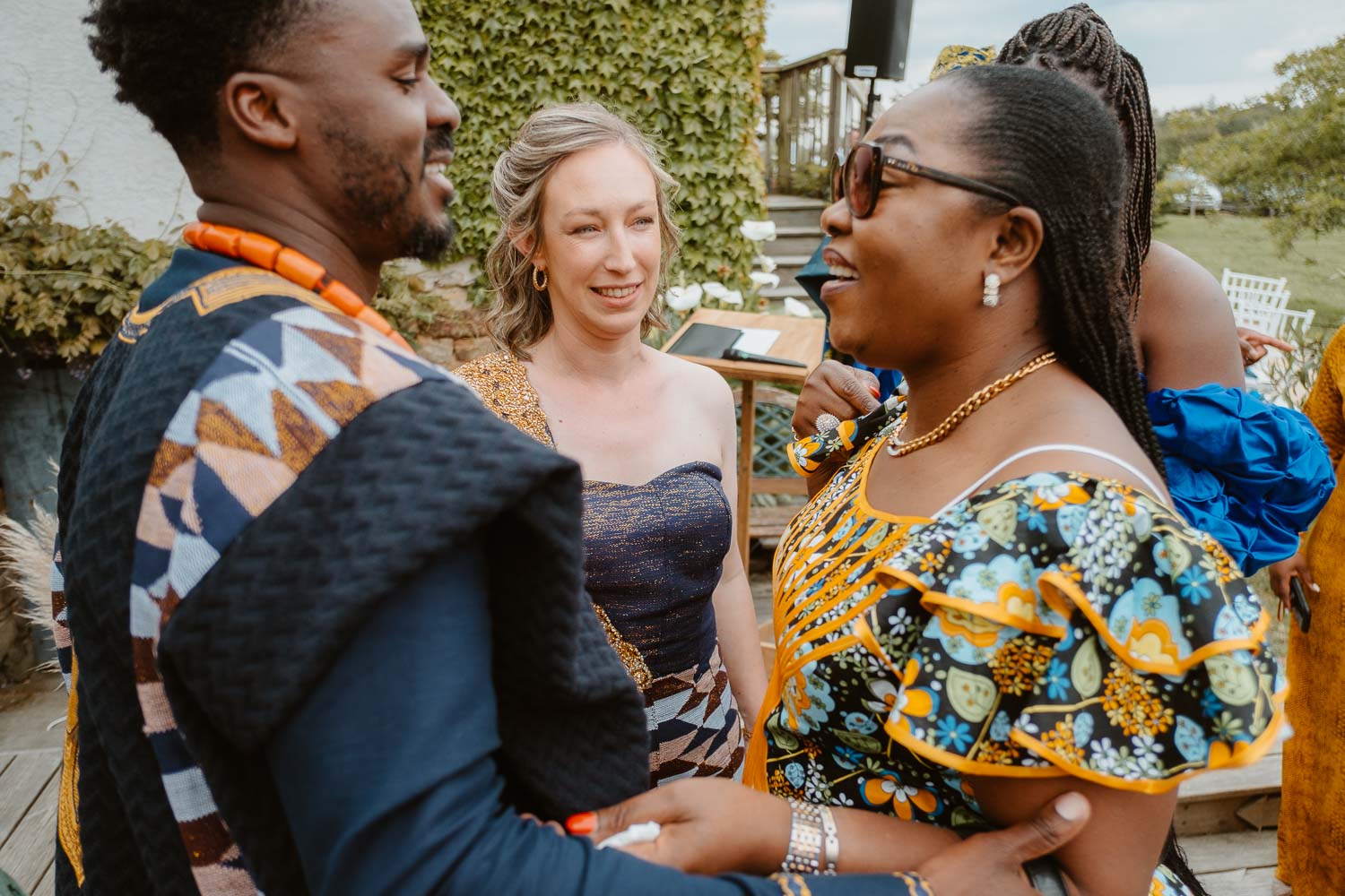 reportage photo mariage lifestyle cérémonie laïque — Domaine de la Moinardière à Le Bernard Vendée