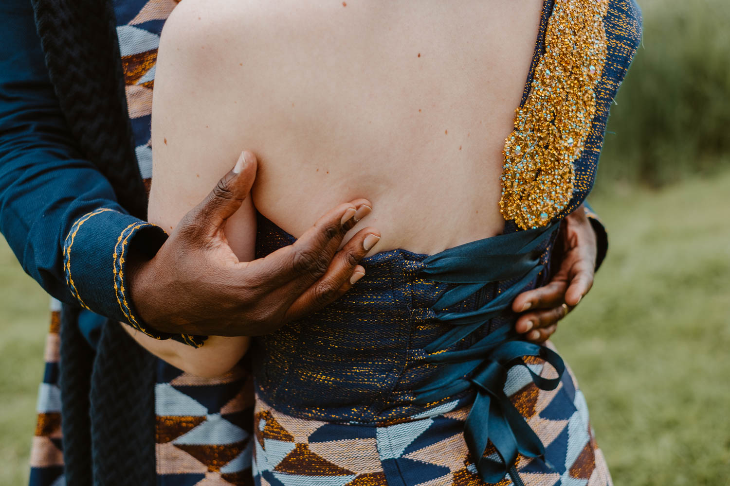 séance photo couple jeunes mariés — Domaine de la Moinardière à Le Bernard Vendée