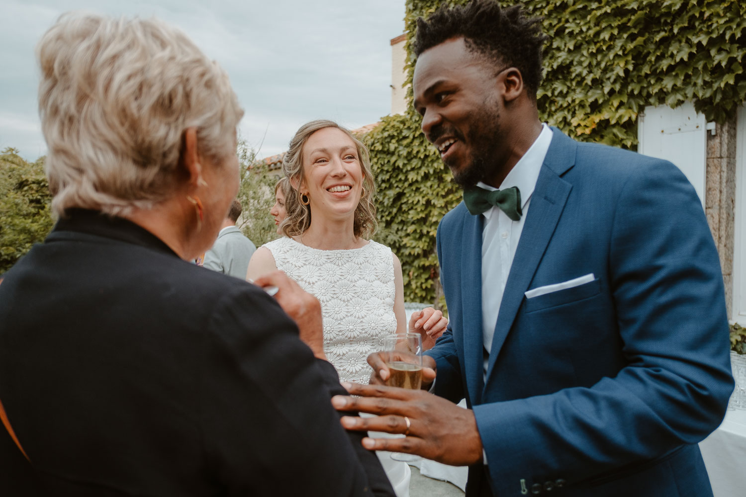 reportage photo lifestyle instants de vie cocktail mariage— Domaine de la Moinardière à Le Bernard Vendée