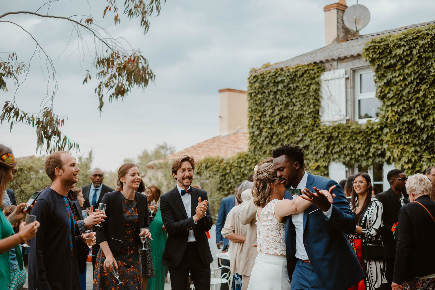 reportage photo lifestyle instants de vie cocktail mariage— Domaine de la Moinardière à Le Bernard Vendée