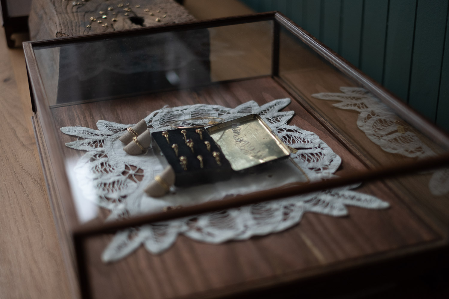 Séance photo portrait artisan créateur boutique atelier Helene Turbé Joaillère Bijoux à Nantes