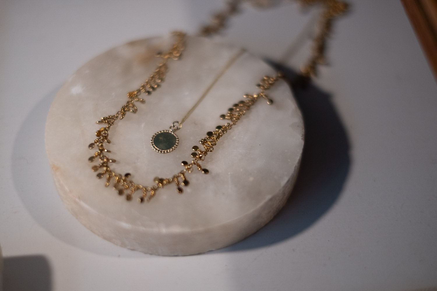 Séance photo portrait artisan créateur boutique atelier Helene Turbé Joaillère Bijoux à Nantes