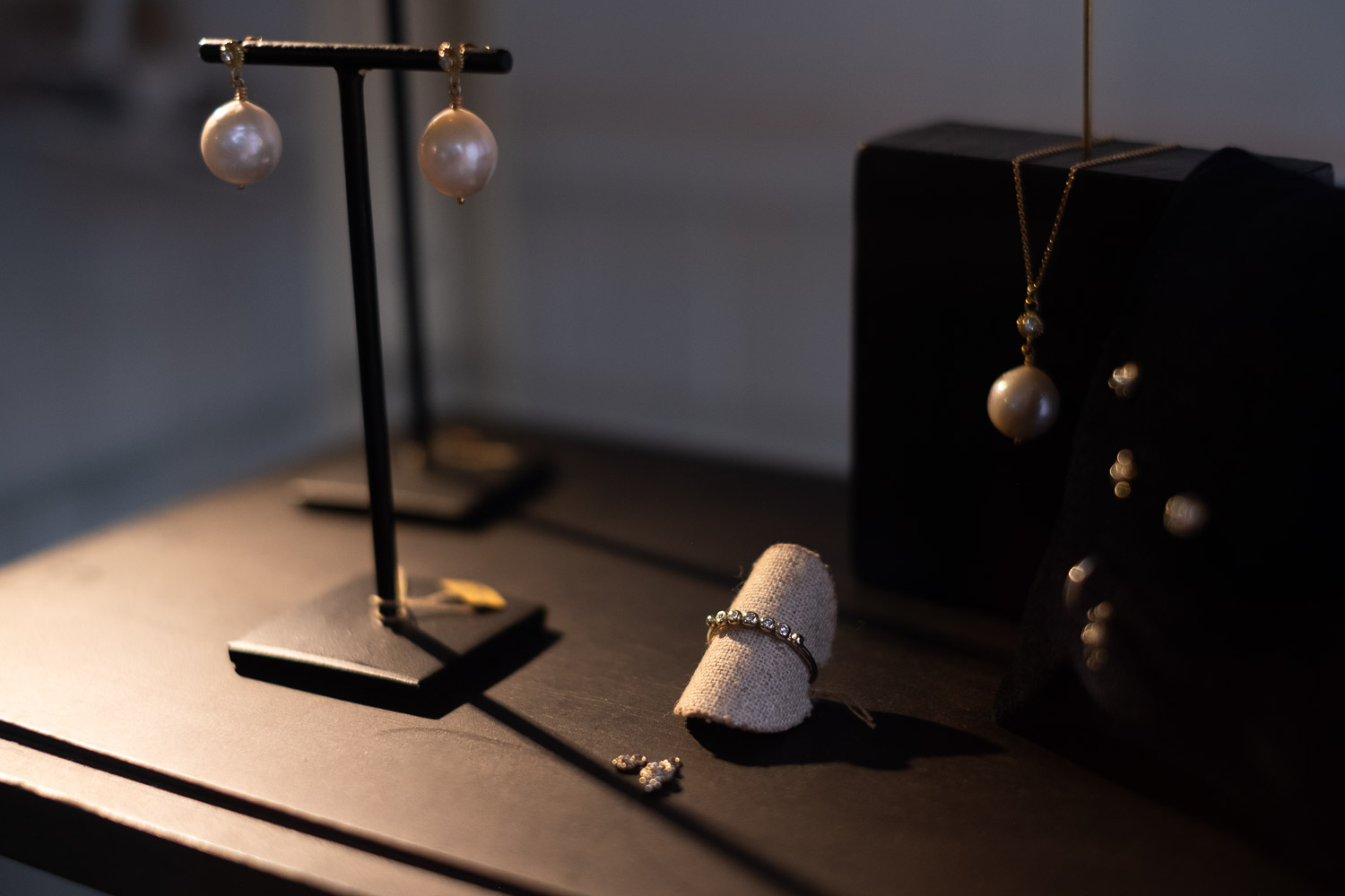 Séance photo portrait artisan créateur boutique atelier Helene Turbé Joaillère Bijoux à Nantes