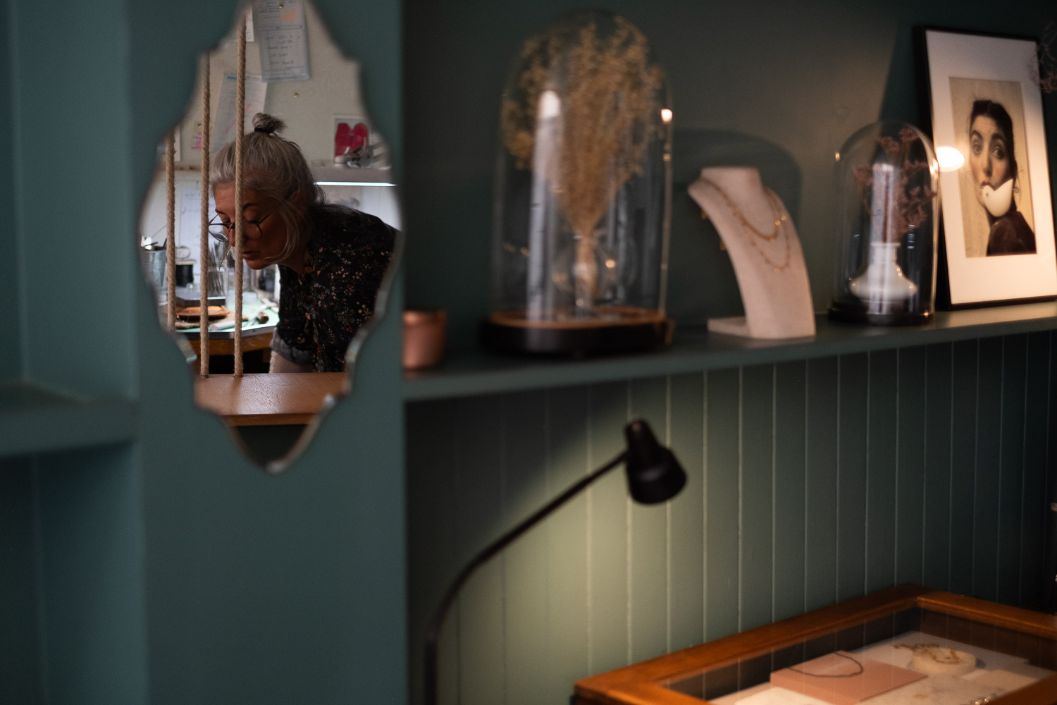 Séance photo portrait artisan créateur boutique atelier Helene Turbé Joaillère Bijoux à Nantes