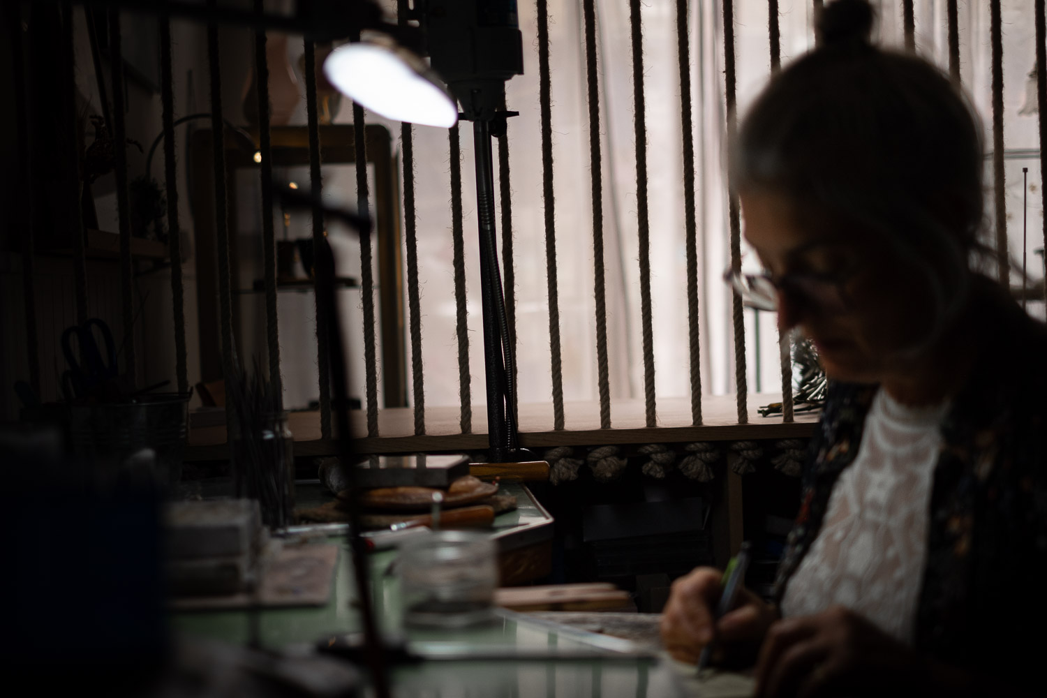 Séance photo portrait artisan créateur boutique atelier Helene Turbé Joaillère Bijoux à Nantes