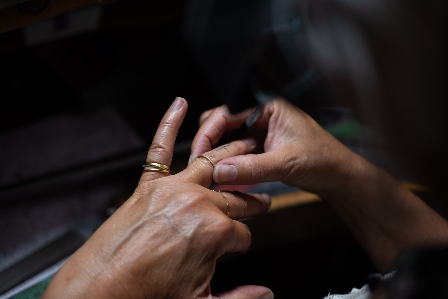 Séance photo portrait artisan créateur boutique atelier Helene Turbé Joaillère Bijoux à Nantes
