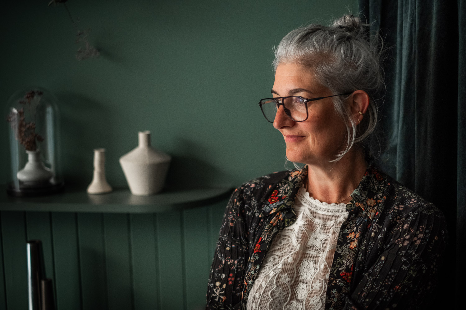 Séance photo portrait artisan créateur boutique atelier Helene Turbé Joaillère Bijoux à Nantes