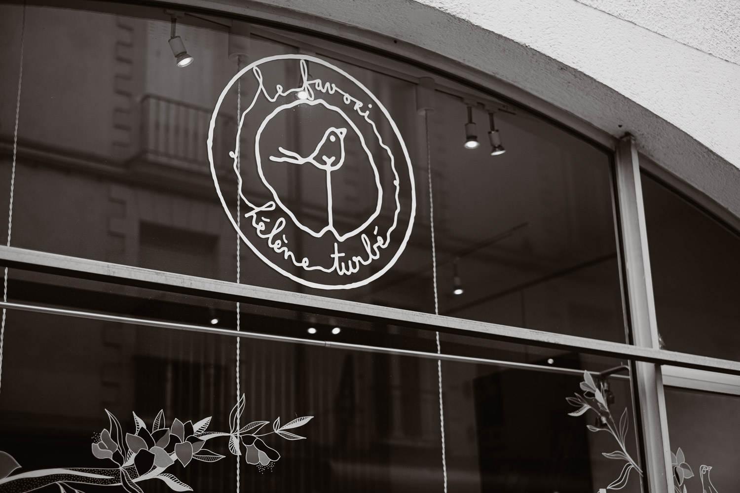 Séance N&B photo portrait artisan créateur boutique atelier Helene Turbé Joaillère Bijoux à Nantes