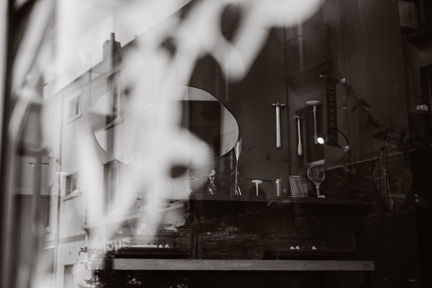 Séance N&B photo portrait artisan créateur boutique atelier Helene Turbé Joaillère Bijoux à Nantes