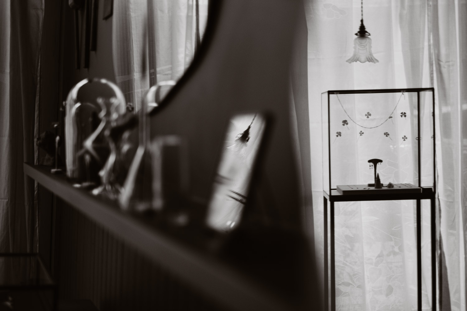 Séance N&B photo portrait artisan créateur boutique atelier Helene Turbé Joaillère Bijoux à Nantes