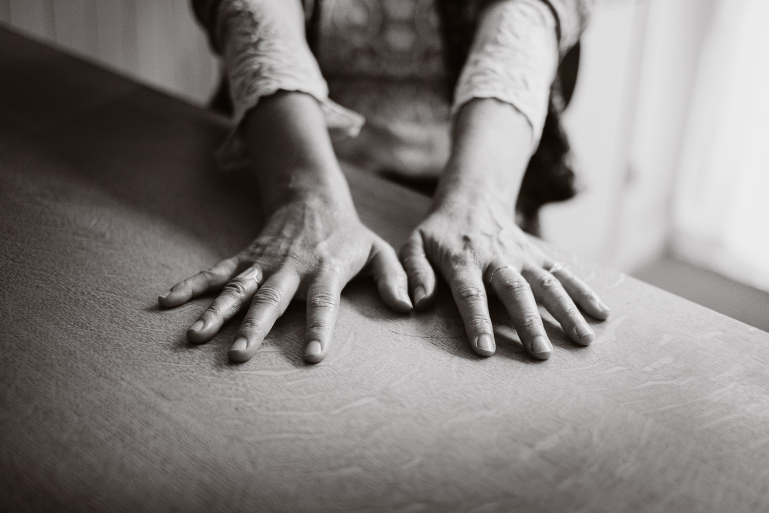 Séance N&B photo portrait artisan créateur boutique atelier Helene Turbé Joaillère Bijoux à Nantes