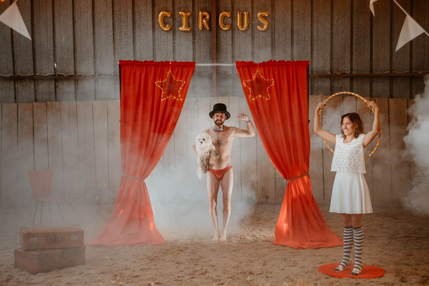Séance photo de couple day after mise en scène thème arts du cirque en pays de la loire (44)