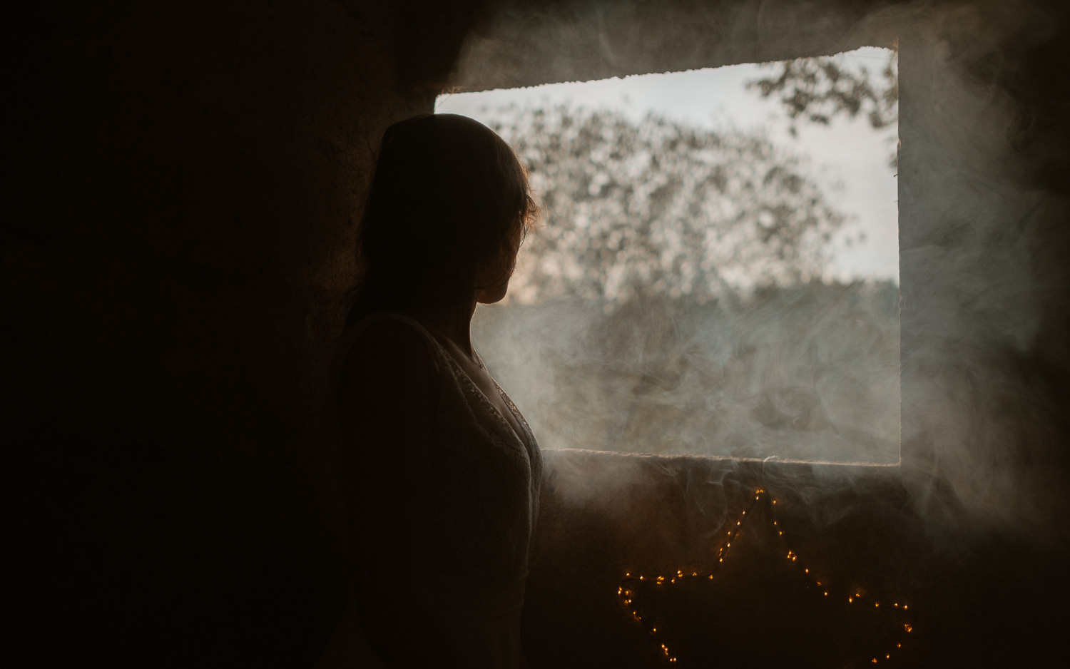 Séance photo de couple day after mise en scène thème onirique décalé en pays de la loire (44)