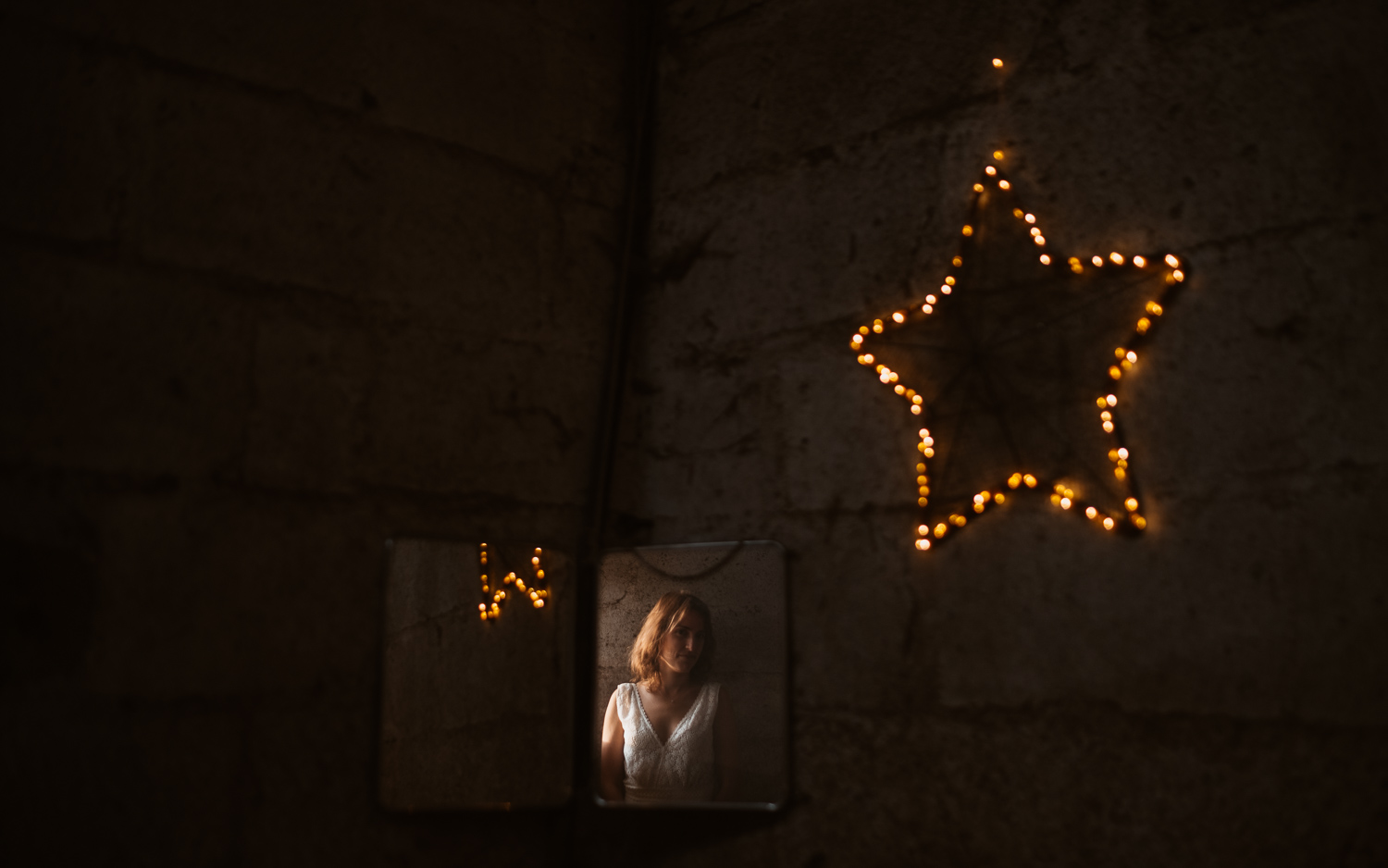 Séance photo de couple day after mise en scène thème onirique décalé en pays de la loire (44)