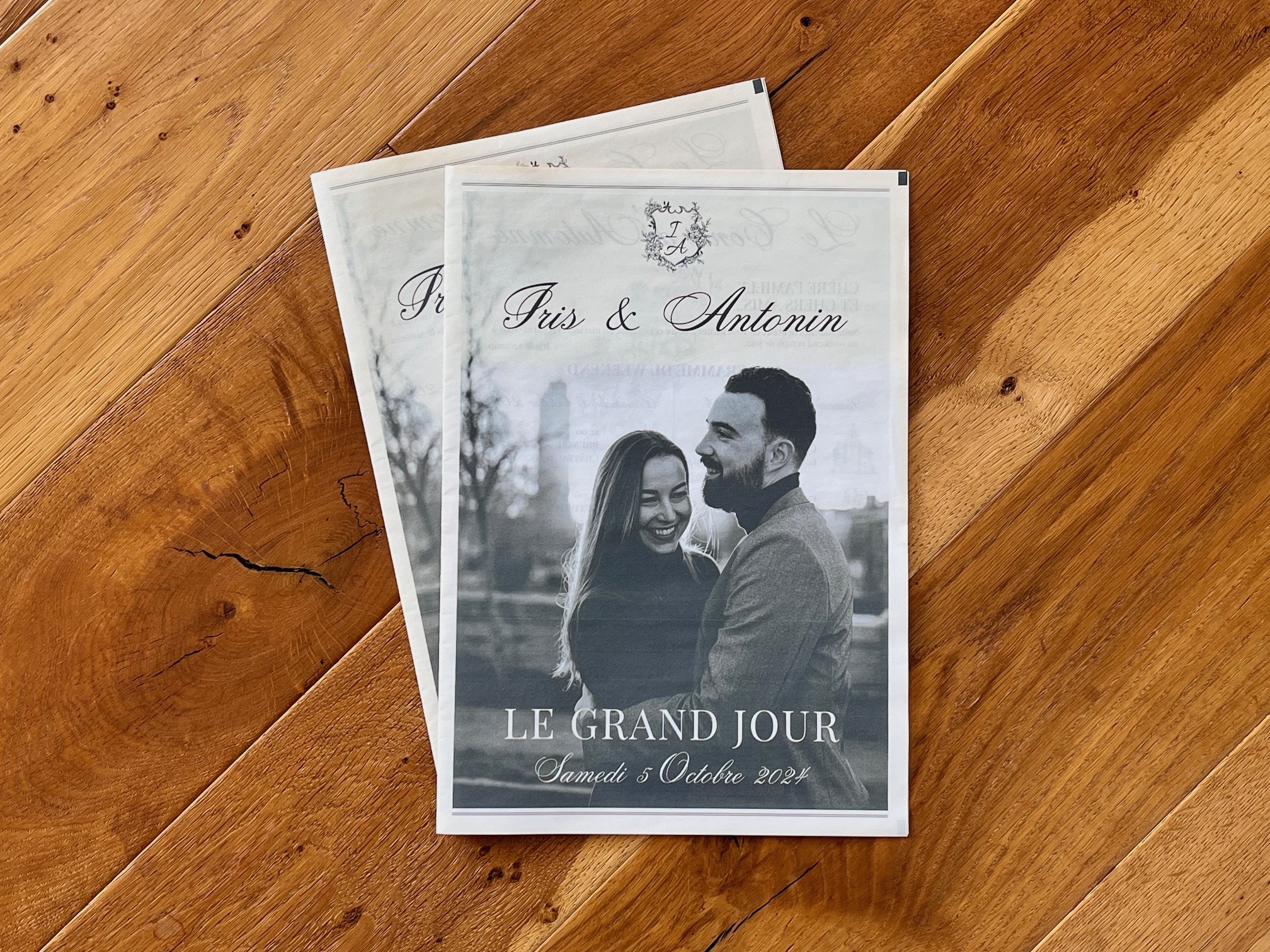 Journal 'save the date' avec les images de la séance couple à Nantes