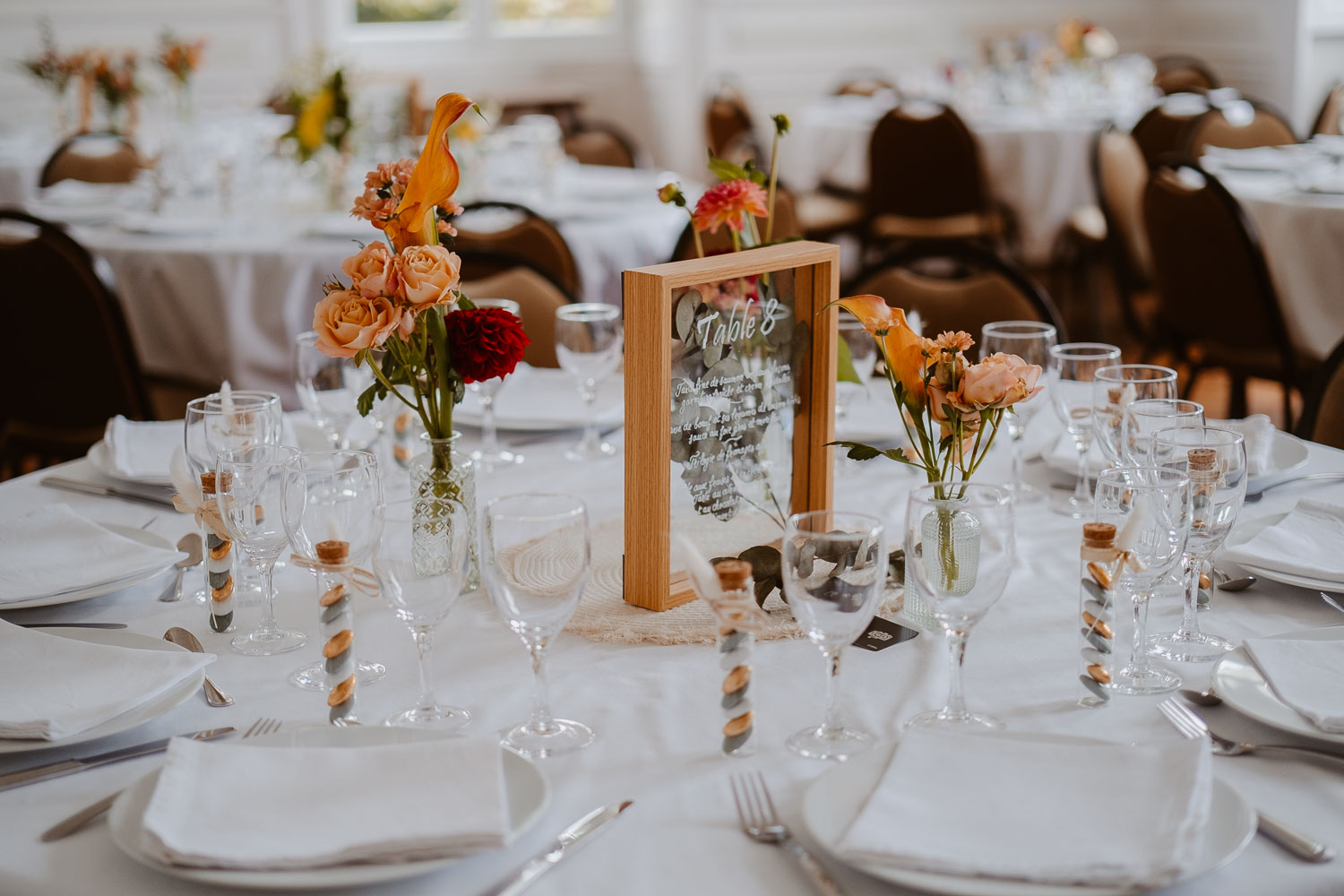 décoration salle tables mariage— Château de la Forêt au Cellier