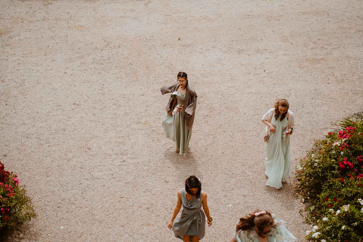 reportage photo préparatifs costume marié — Château de la Forêt au Cellier