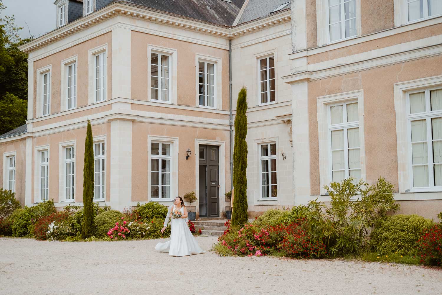 reportage photo mariage lifestyle cérémonie laïque — Château de la Forêt au Cellier