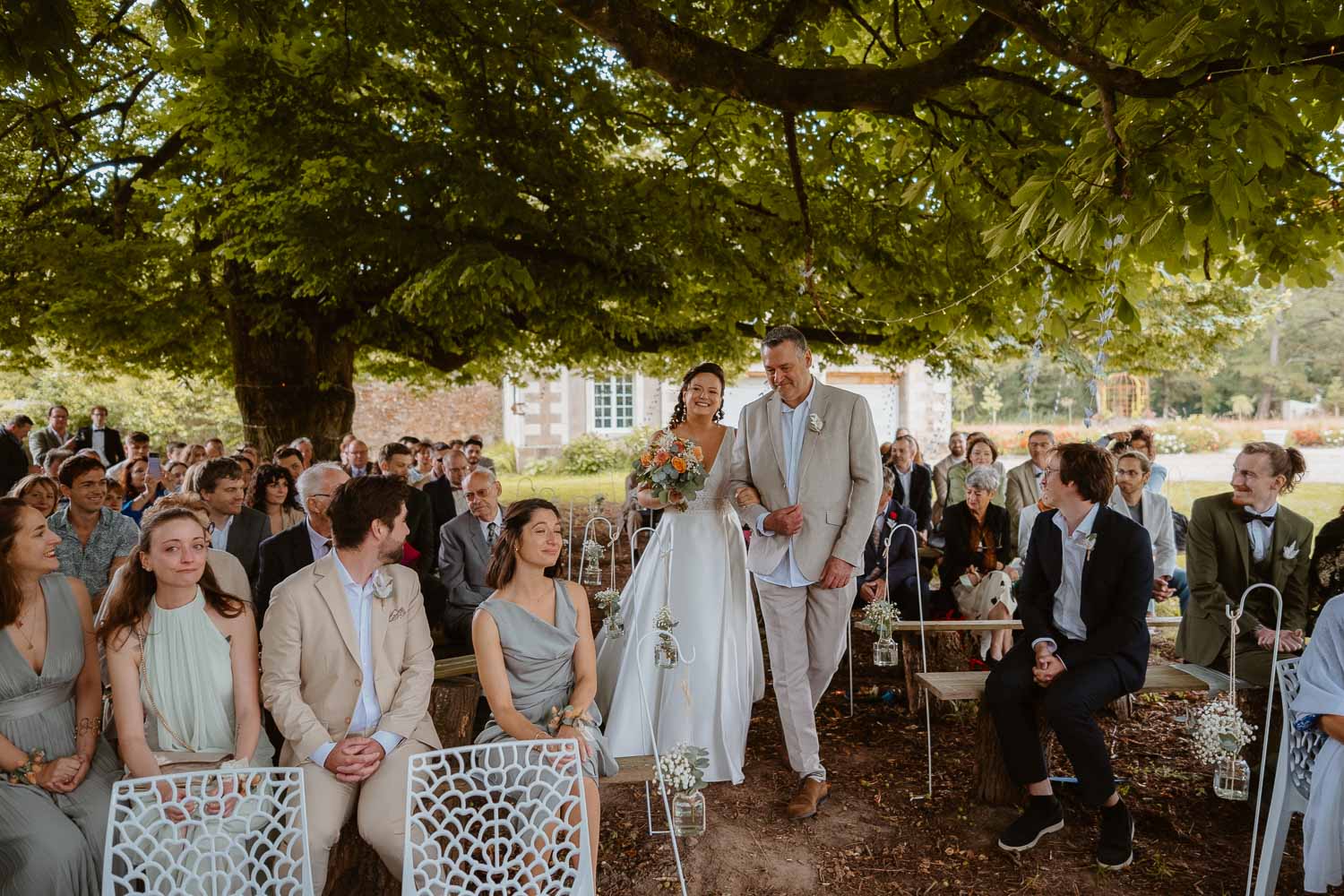 reportage photo mariage lifestyle cérémonie laïque — Château de la Forêt au Cellier