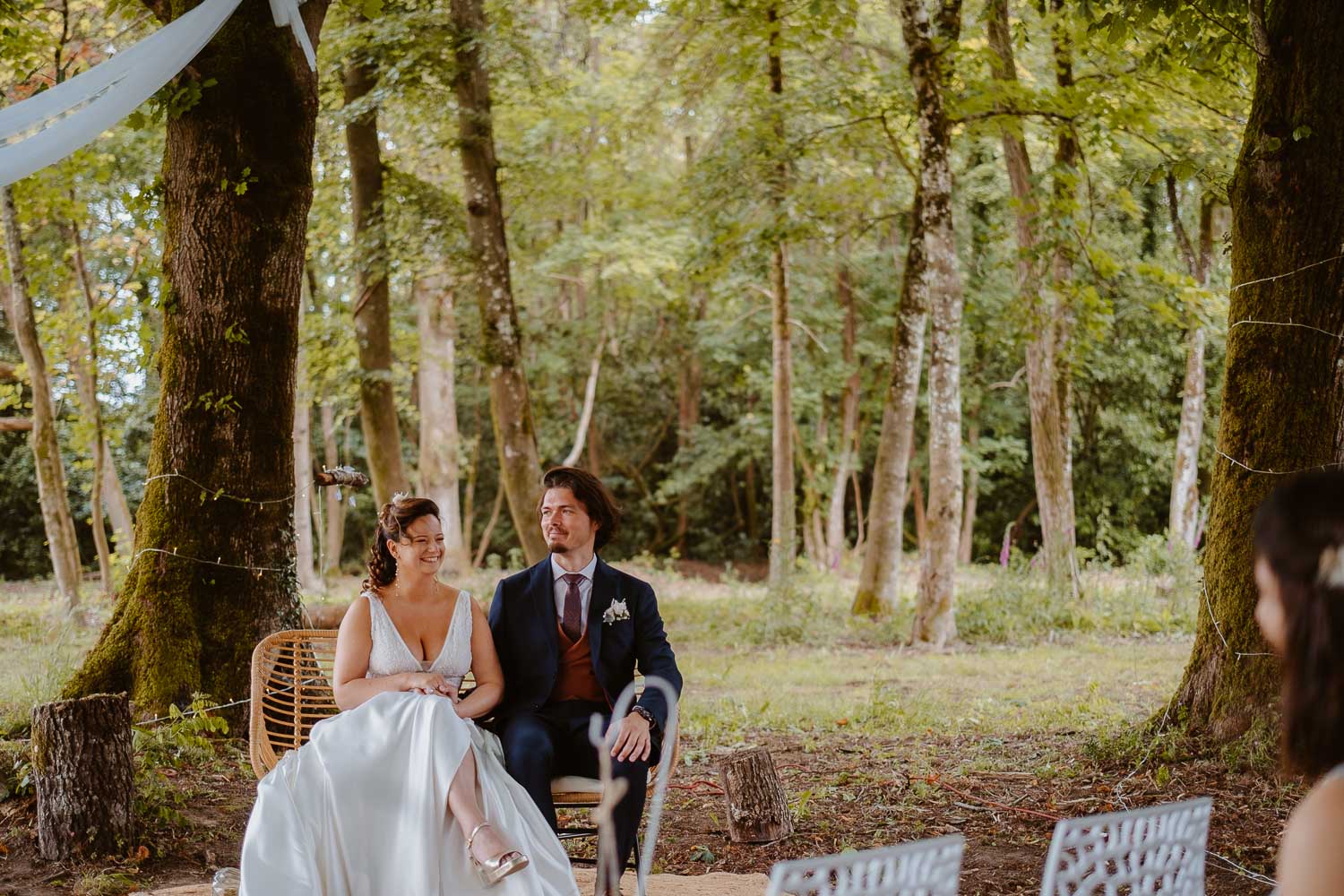 reportage photo mariage lifestyle cérémonie laïque — Château de la Forêt au Cellier