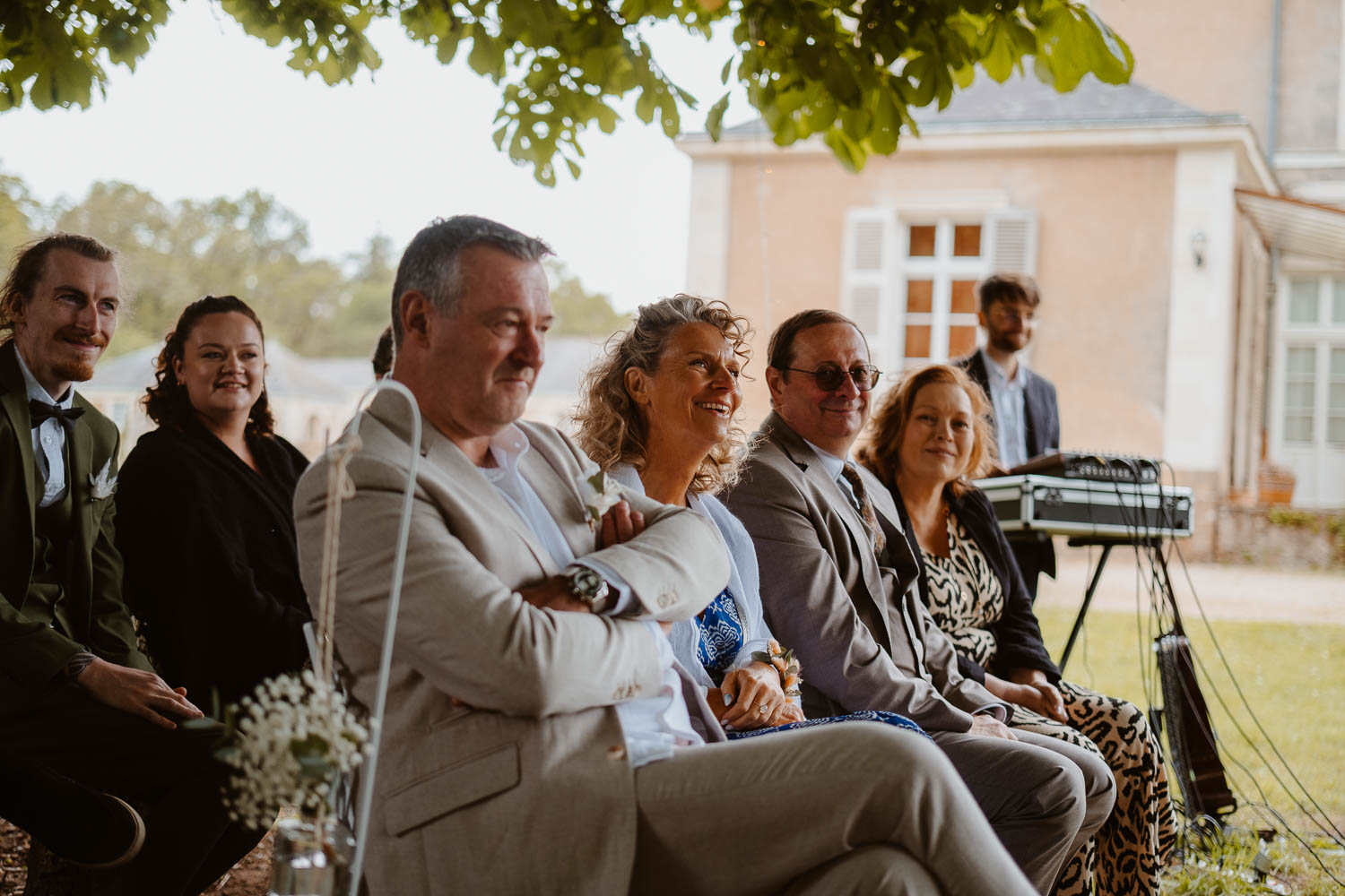 reportage photo mariage lifestyle cérémonie laïque — Château de la Forêt au Cellier
