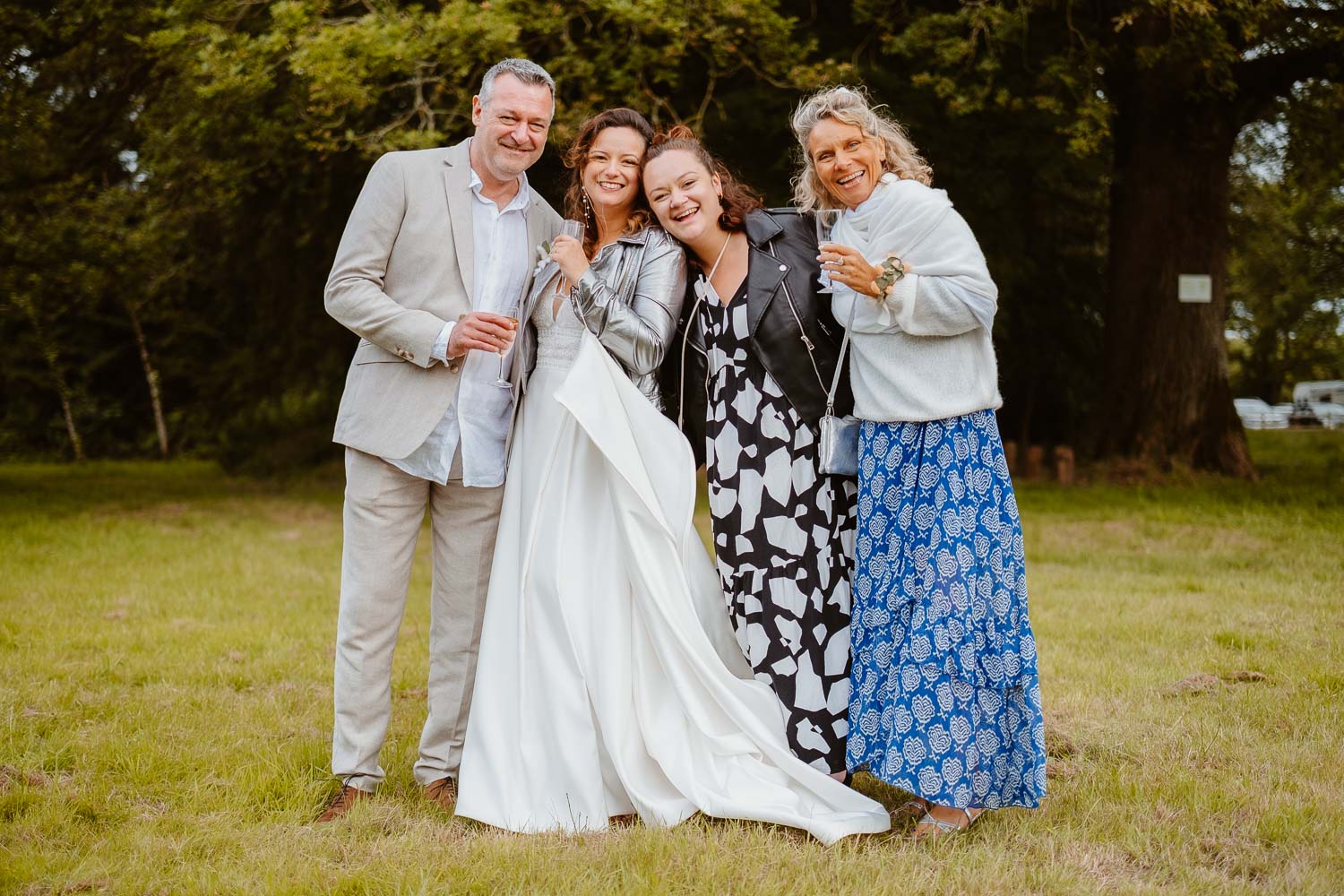 reportage photo lifestyle instants de vie cocktail mariage— Château de la Forêt au Cellier