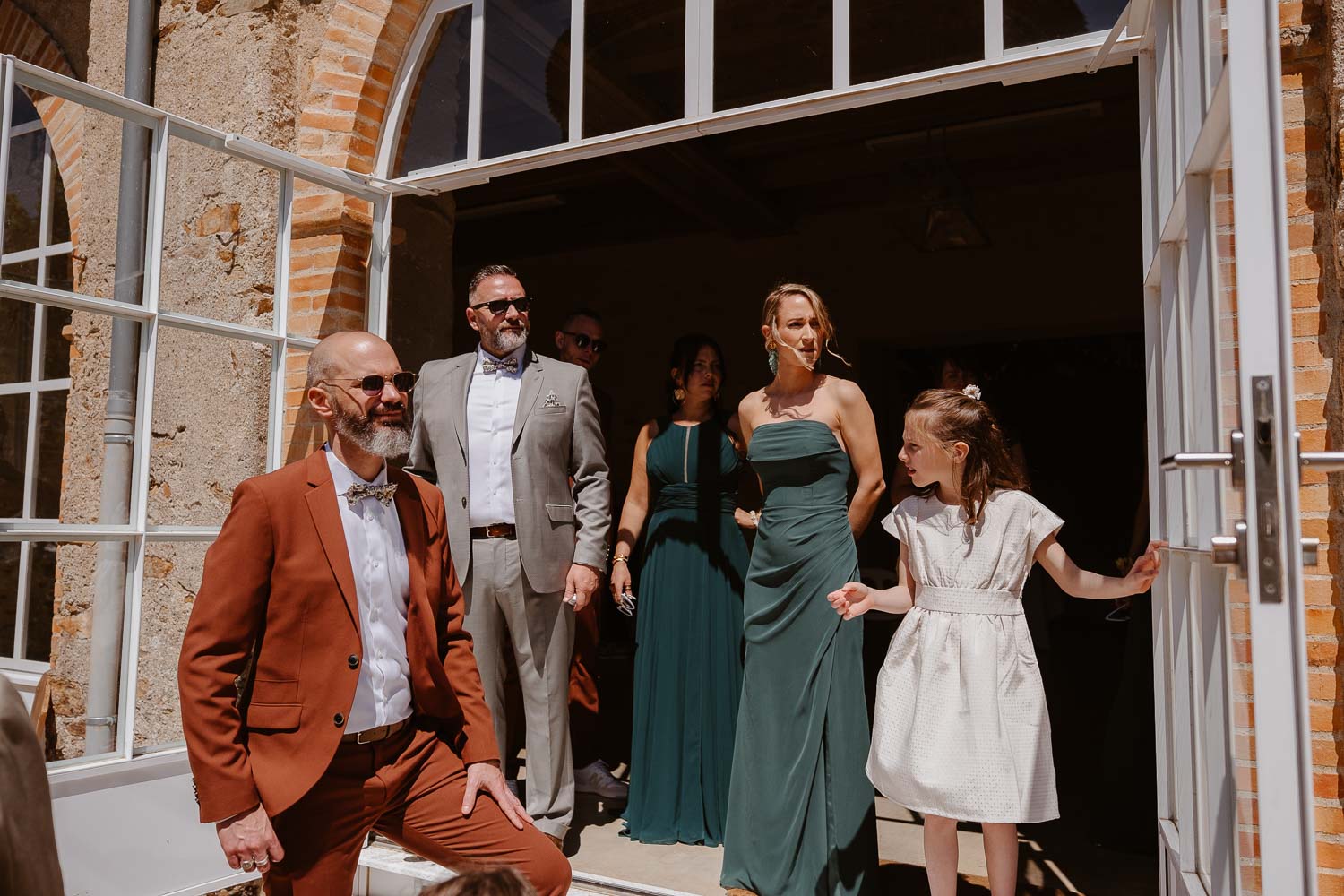 reportage photo lifestyle mariage printemps — Château du Coing à Saint Fiacre sur Maine