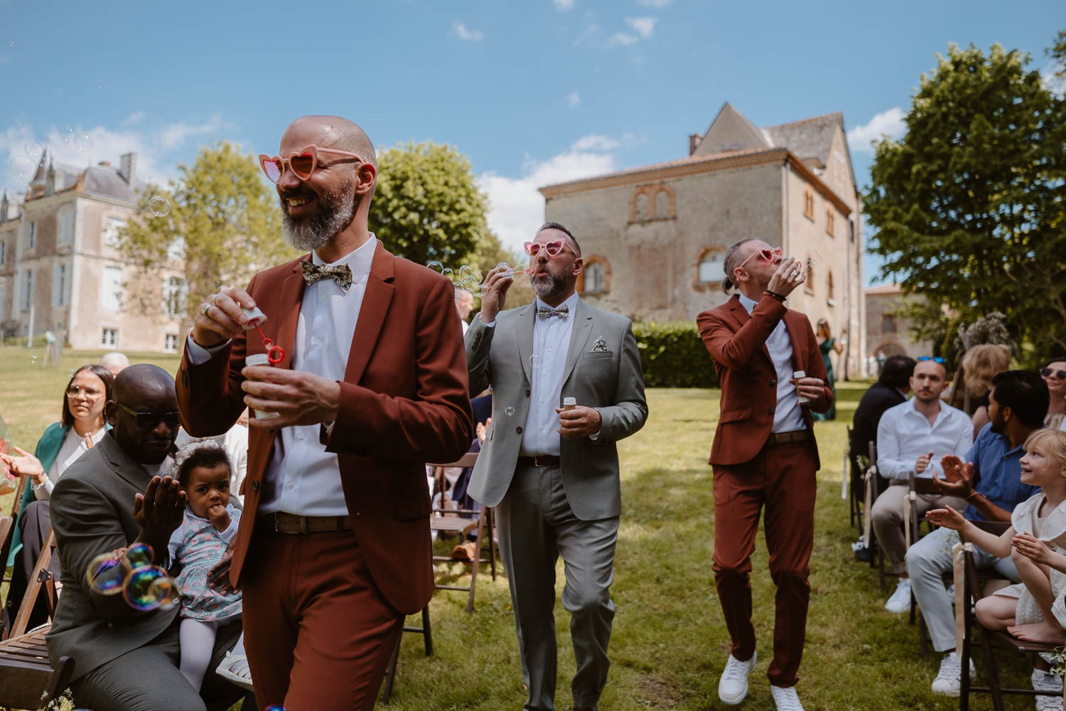 reportage photo mariage lifestyle cérémonie laïque — Château du Coing à Saint Fiacre sur Maine