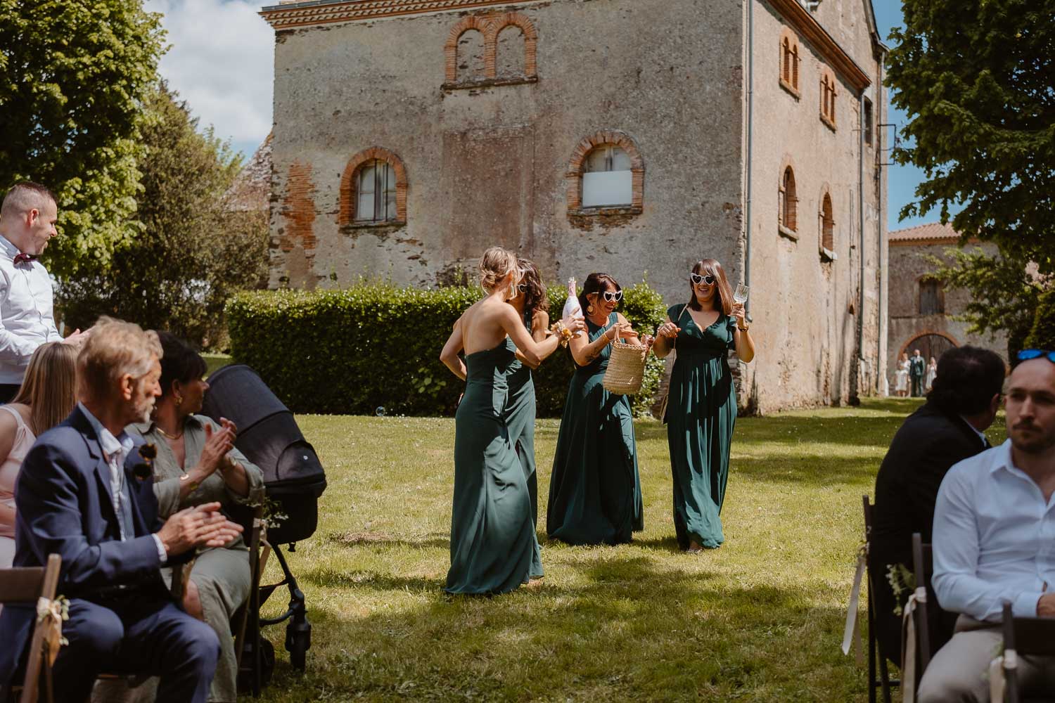 reportage photo mariage lifestyle cérémonie laïque — Château du Coing à Saint Fiacre sur Maine