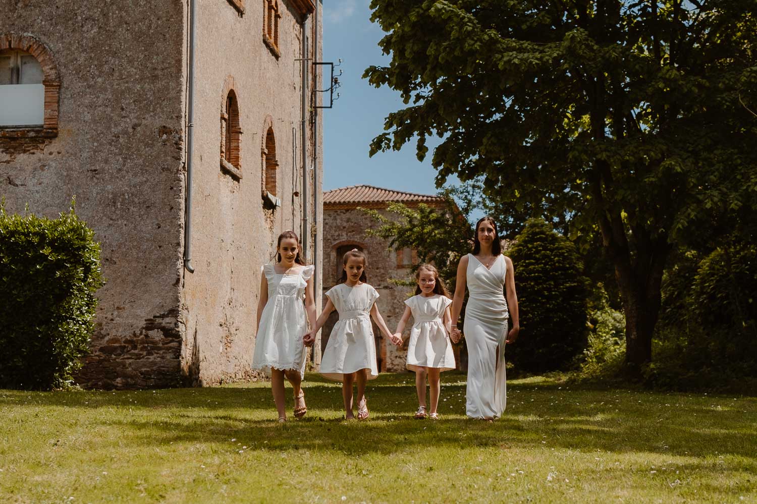 reportage photo mariage lifestyle cérémonie laïque — Château du Coing à Saint Fiacre sur Maine