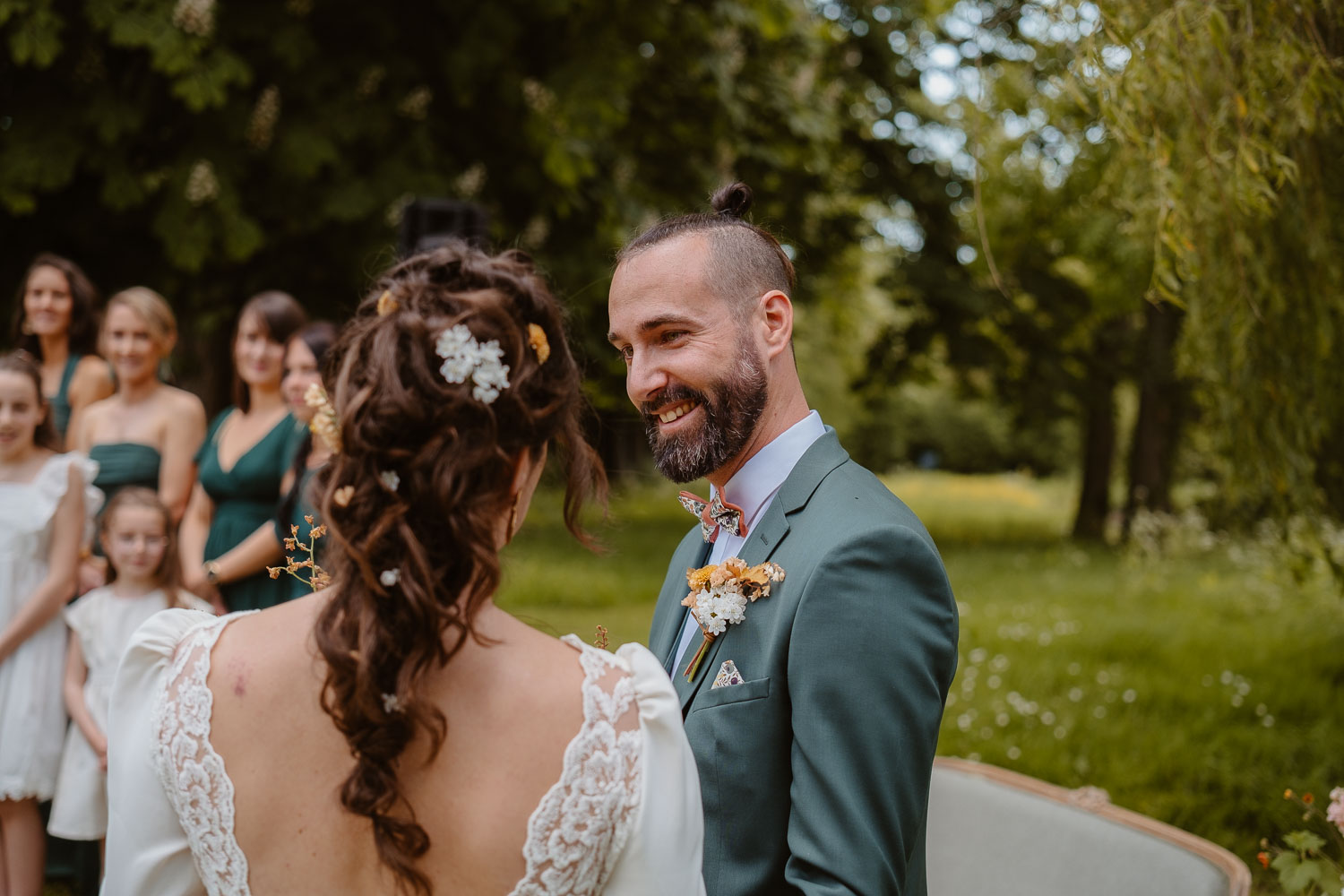 reportage photo mariage lifestyle cérémonie laïque — Château du Coing à Saint Fiacre sur Maine