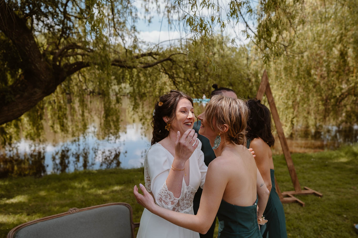 reportage photo mariage lifestyle cérémonie laïque — Château du Coing à Saint Fiacre sur Maine