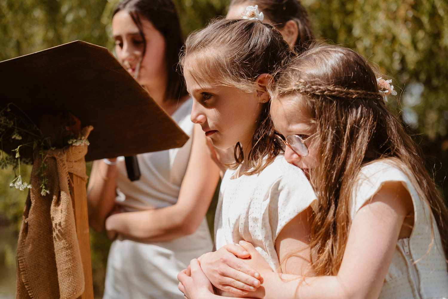 reportage photo mariage lifestyle cérémonie laïque — Château du Coing à Saint Fiacre sur Maine