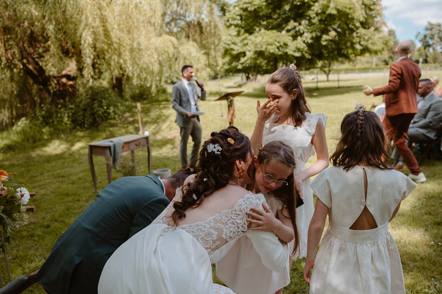 reportage photo mariage lifestyle cérémonie laïque — Château du Coing à Saint Fiacre sur Maine