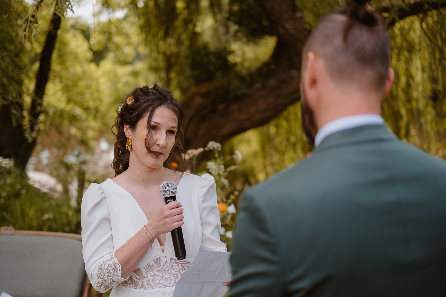 reportage photo mariage lifestyle cérémonie laïque — Château du Coing à Saint Fiacre sur Maine